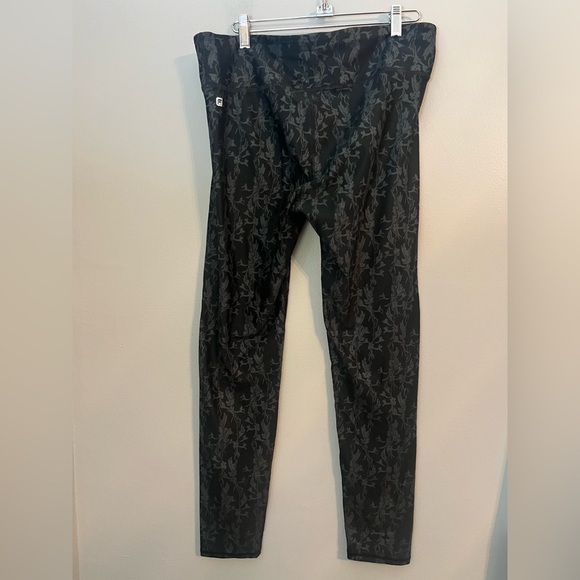 Fabletics Black Petal Define PowerHold® Mid-Rise Legging Size L - Picture 5 of 12